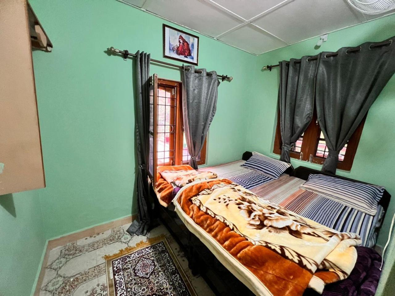 Tathastu Bir -Homestay ,Dorm,Hostel Екстер'єр фото