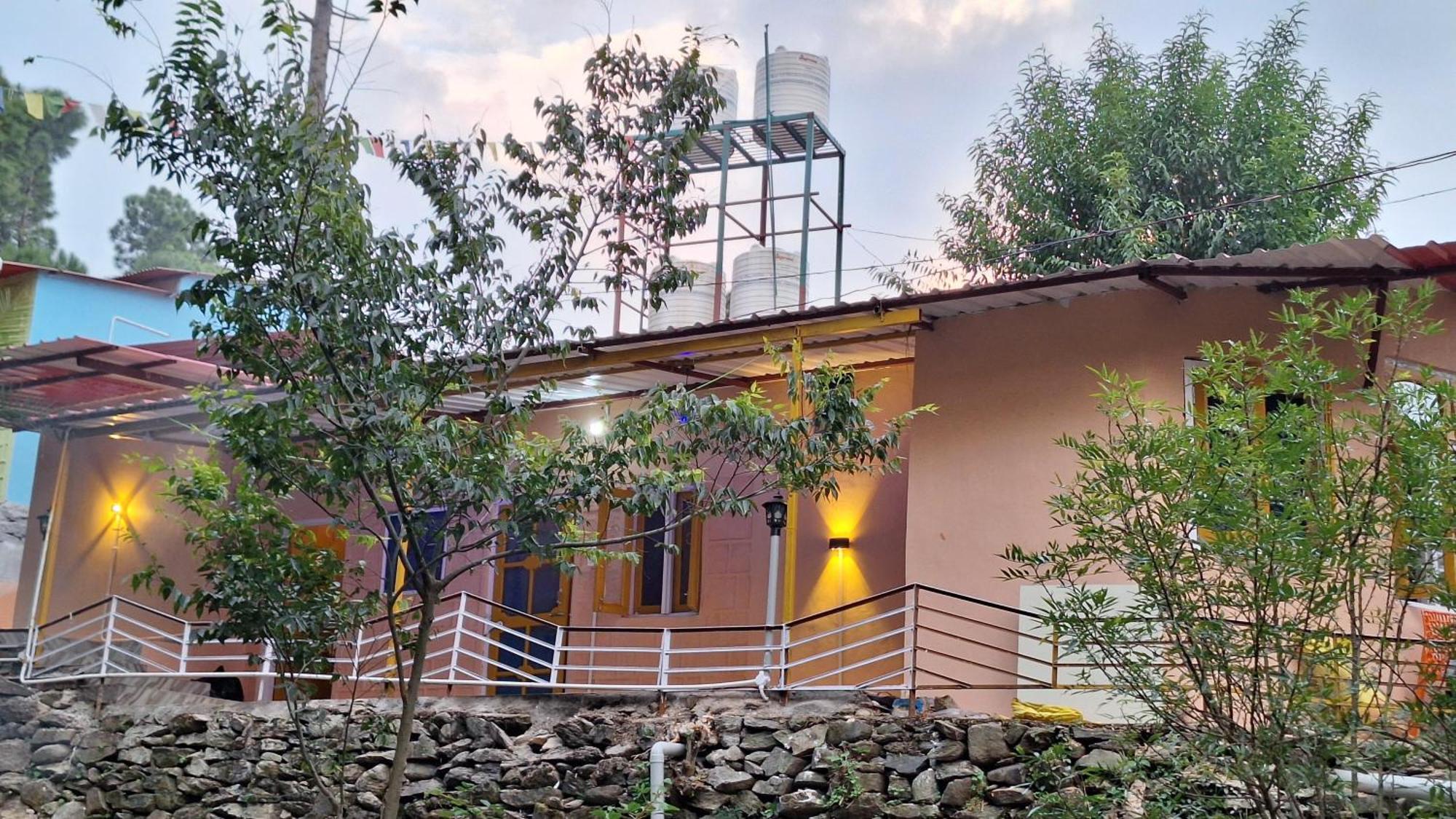 Tathastu Bir -Homestay ,Dorm,Hostel Екстер'єр фото